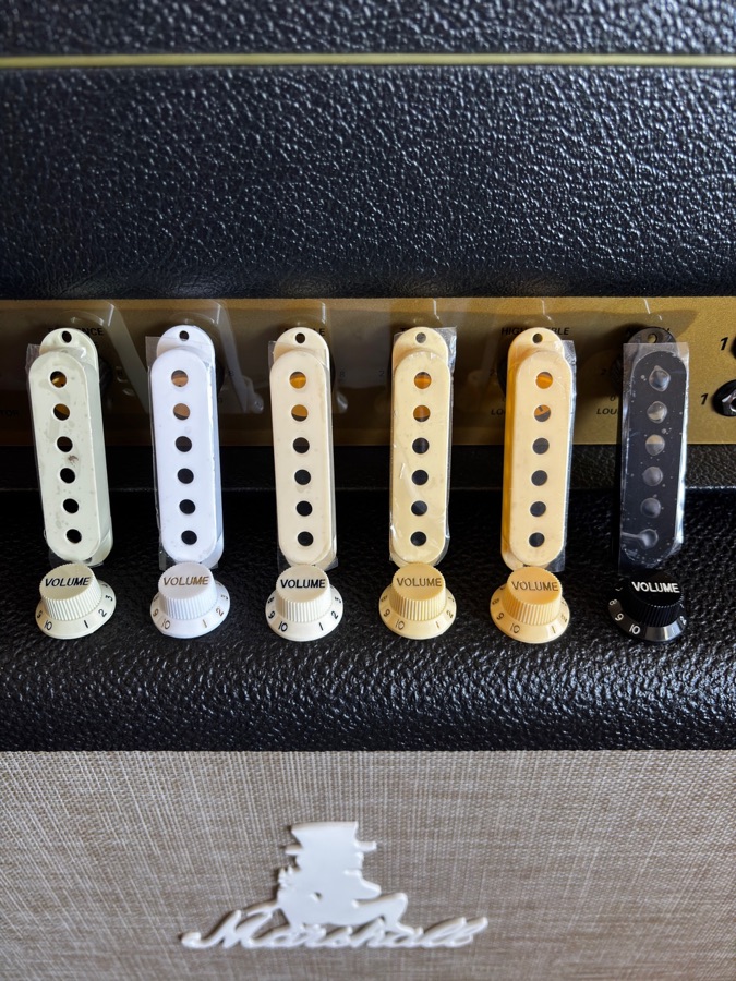 Set Cobertores y Perillas Stratocaster — foto 1 de 3, A.C.M.E. Guitar Parts