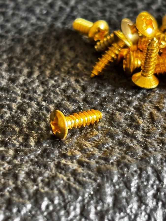 Tornillos para Stratocaster-Telecaster Dorados — foto 1 de 3, A.C.M.E. Guitar Parts